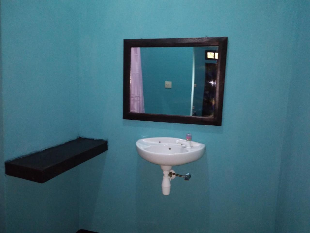 Anjani Homestay Kuta  Luaran gambar